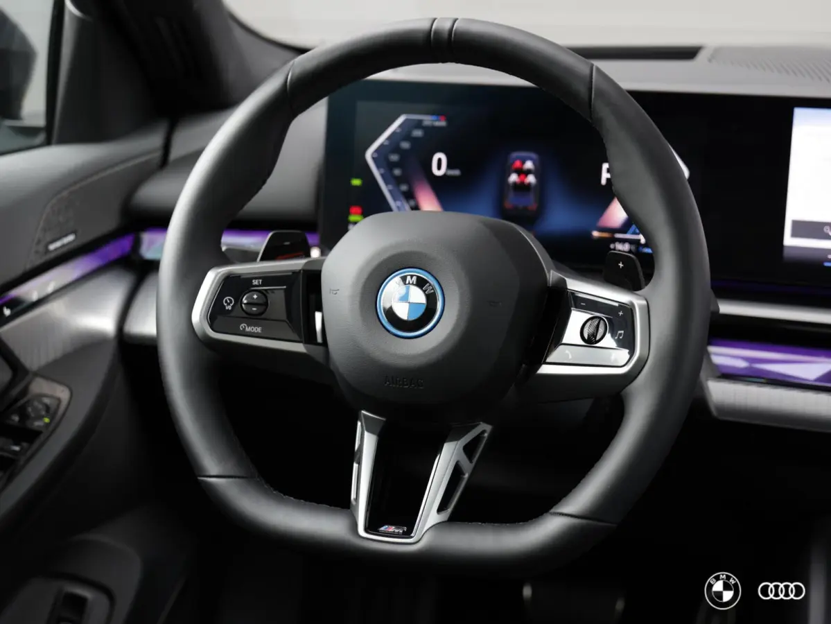 530E M SPORT / PANODAK / MEMORY / HARMANKARDON / LEDER / ACC