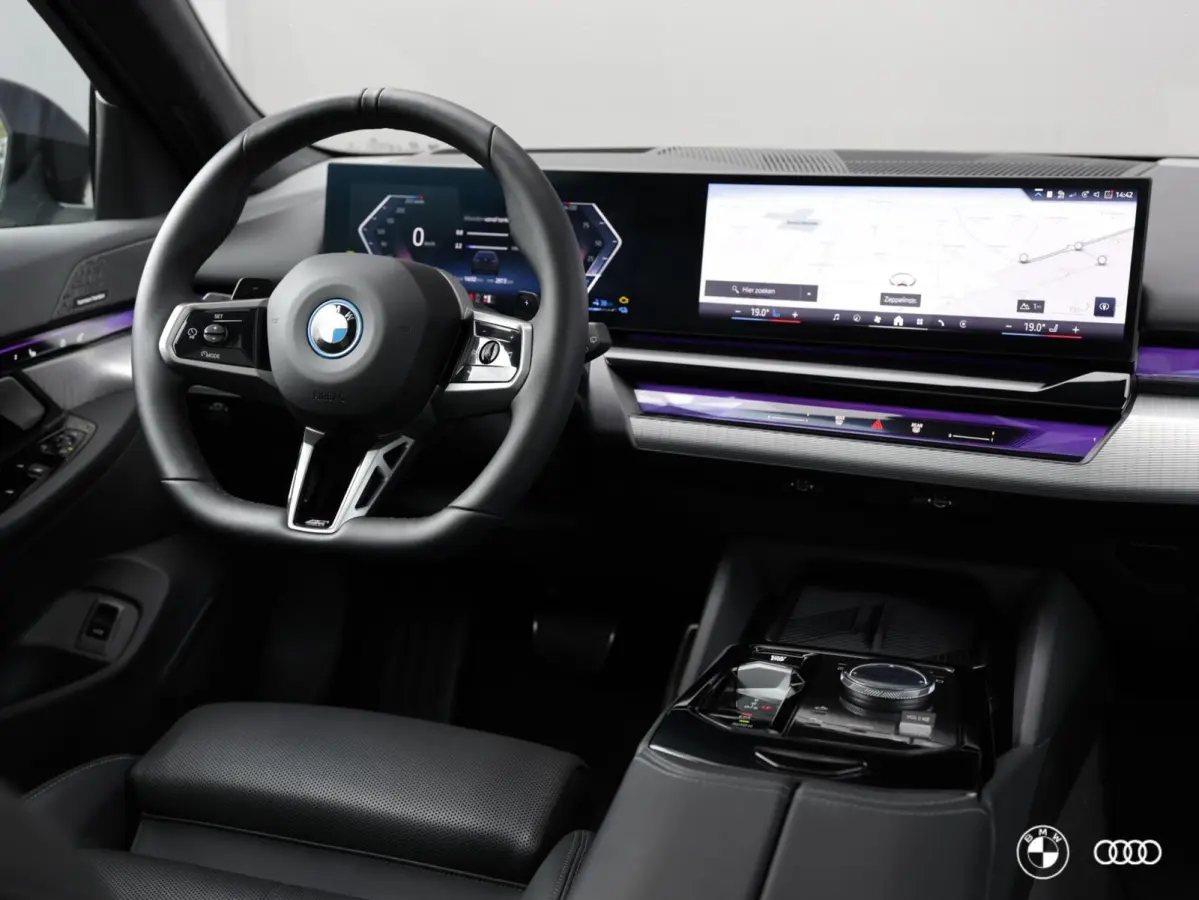 530E M SPORT / PANODAK / MEMORY / HARMANKARDON / LEDER / ACC