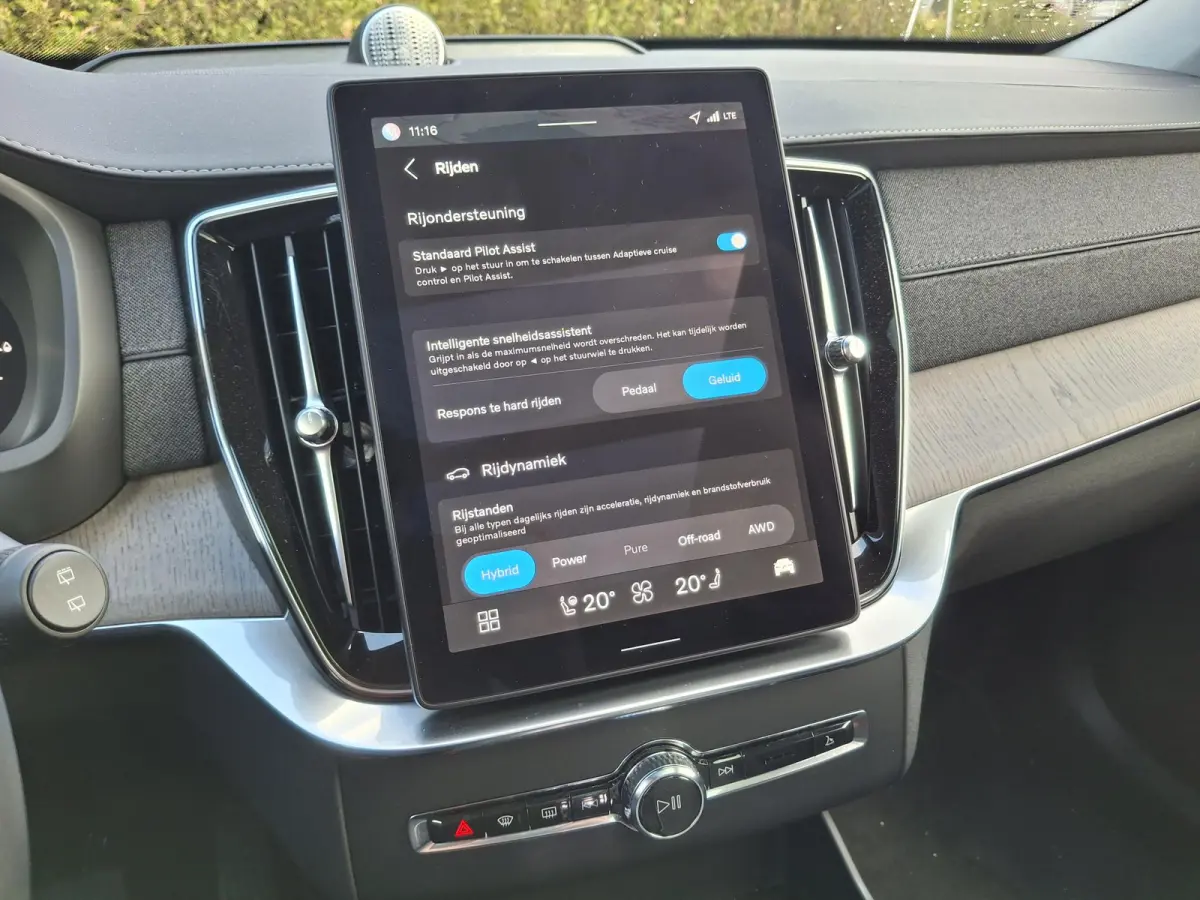 T8 Plug-in hybrid AWD Ultra Dark | Luchtvering | Bowers & Wilkins | Nappaleder met ventilatie & massage | Full Option |