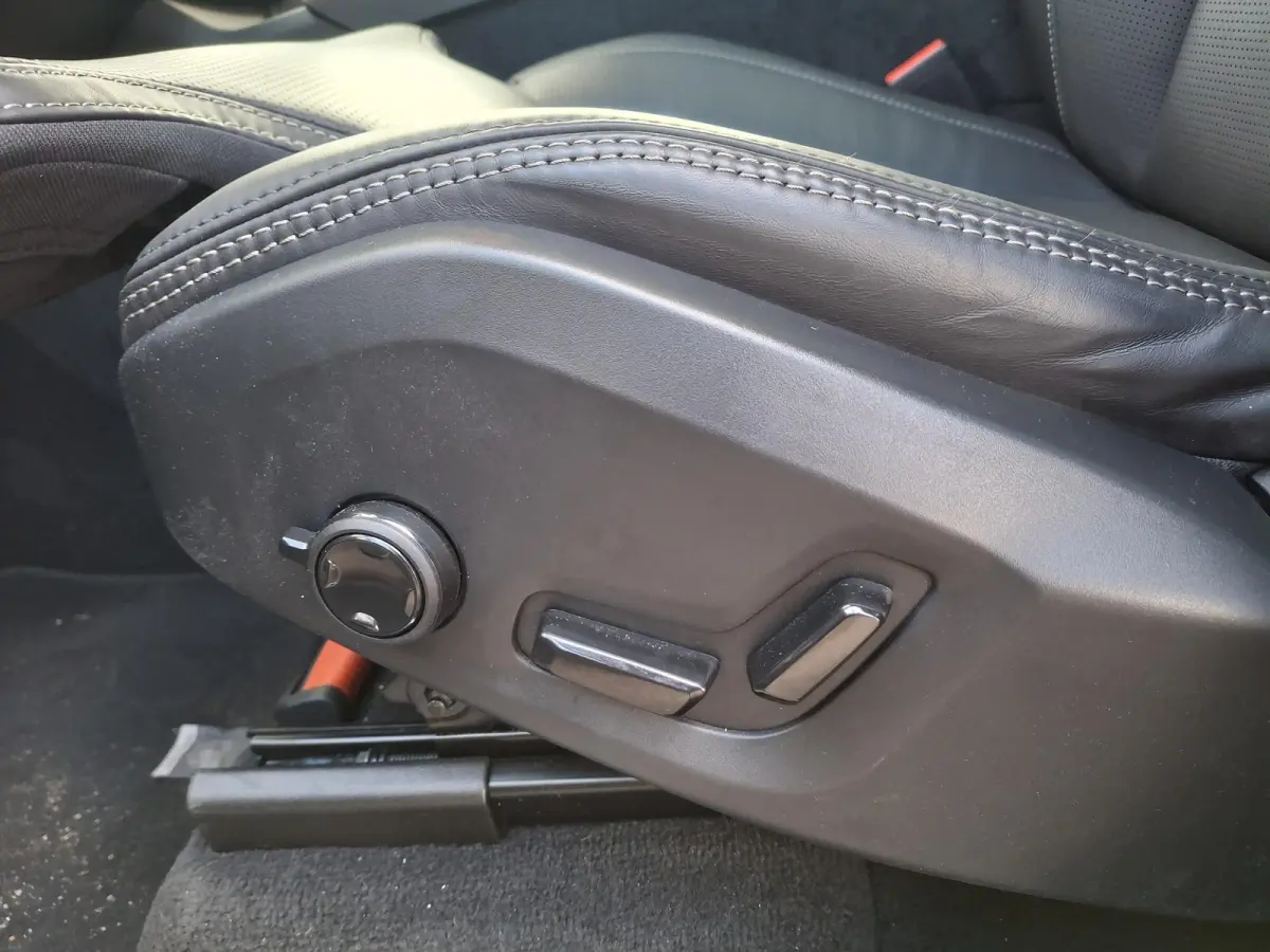 T8 Plug-in hybrid AWD Ultra Dark | Luchtvering | Bowers & Wilkins | Nappaleder met ventilatie & massage | Full Option |