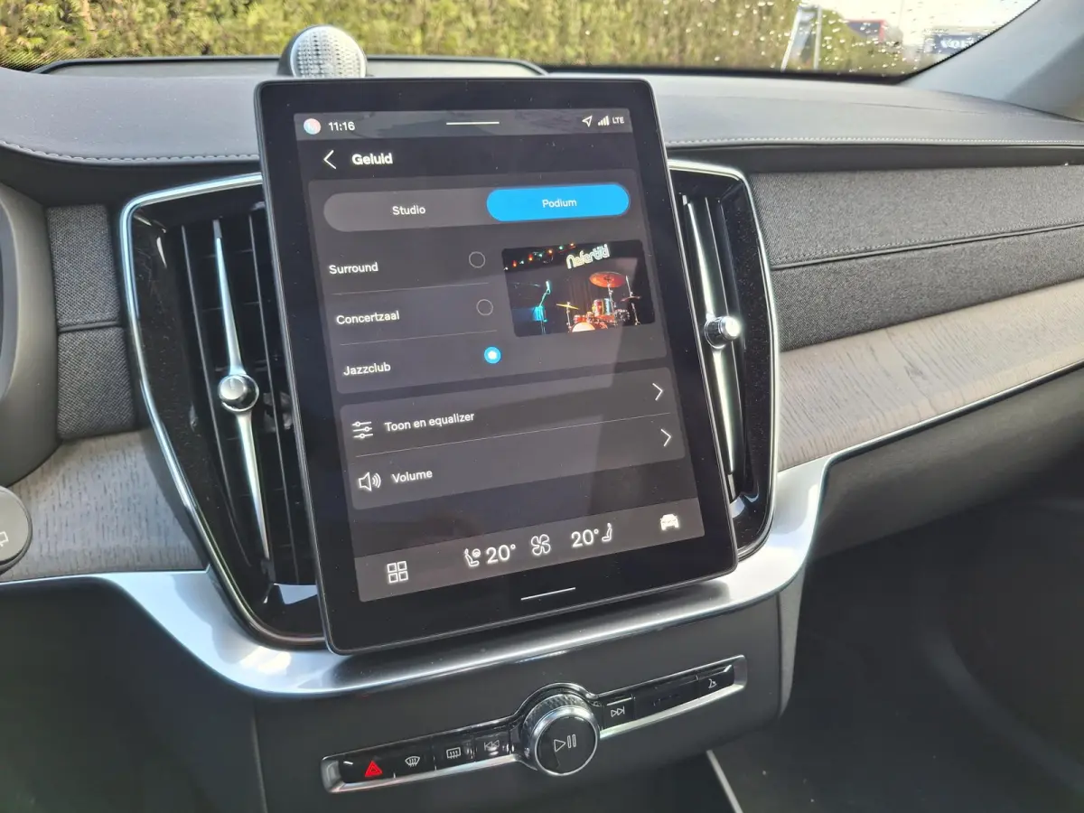 T8 Plug-in hybrid AWD Ultra Dark | Luchtvering | Bowers & Wilkins | Nappaleder met ventilatie & massage | Full Option |