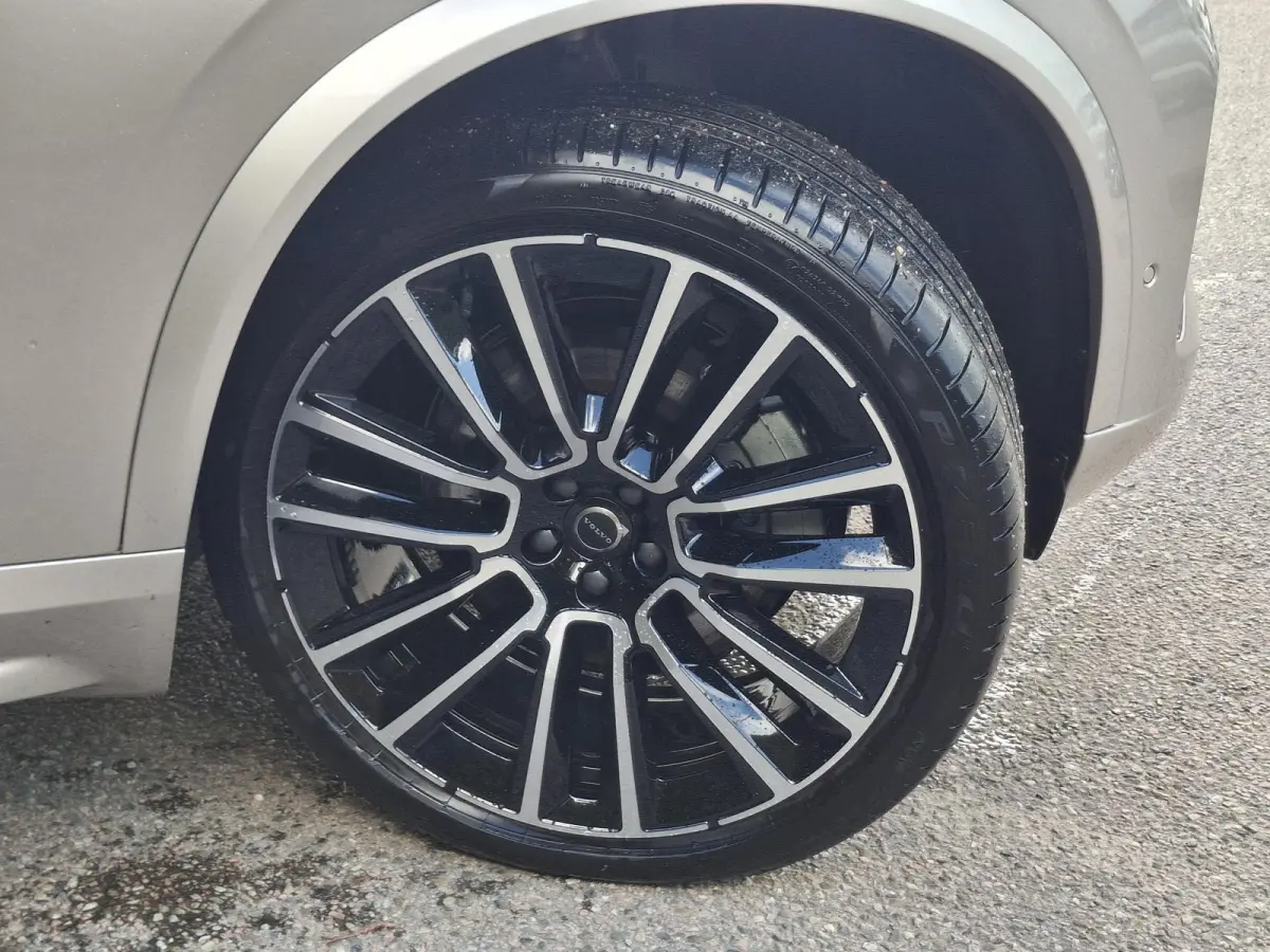 T8 Plug-in hybrid AWD Ultra Dark | Luchtvering | Bowers & Wilkins | Nappaleder met ventilatie & massage | Full Option |