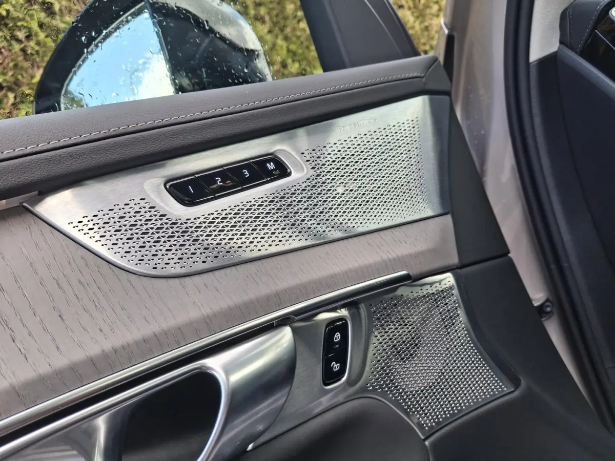 T8 Plug-in hybrid AWD Ultra Dark | Luchtvering | Bowers & Wilkins | Nappaleder met ventilatie & massage | Full Option |