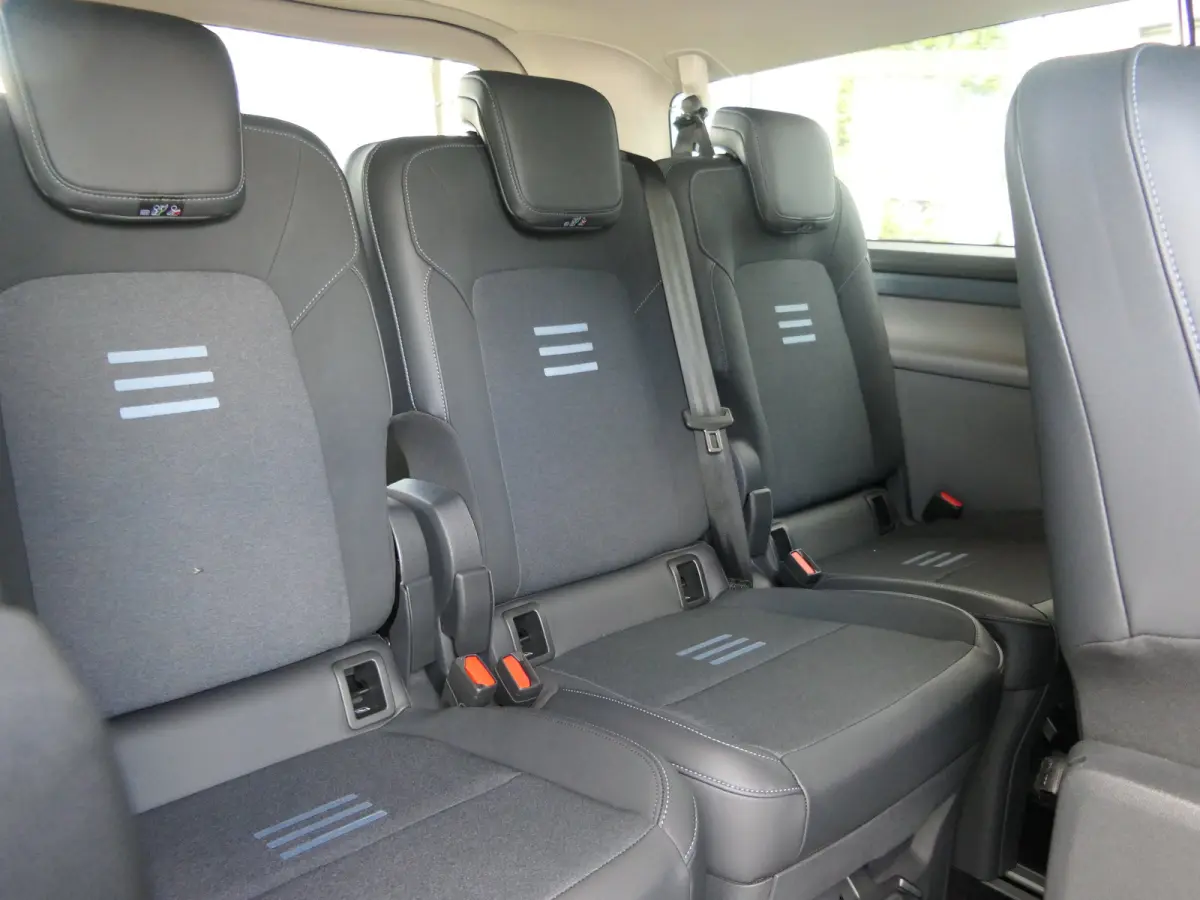 Tourneo 340 2.5 PHEV L2H1 Active | Adaptive Cruise | BLIS | 360 Camera | Full LED | 9 Persoons | CarPlay/Android Auto