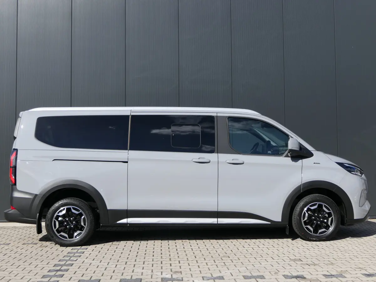 Tourneo 340 2.5 PHEV L2H1 Active | Adaptive Cruise | BLIS | 360 Camera | Full LED | 9 Persoons | CarPlay/Android Auto