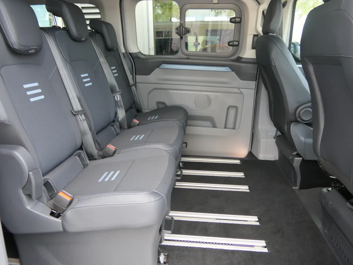 Tourneo 340 2.5 PHEV L2H1 Active | Adaptive Cruise | BLIS | 360 Camera | Full LED | 9 Persoons | CarPlay/Android Auto
