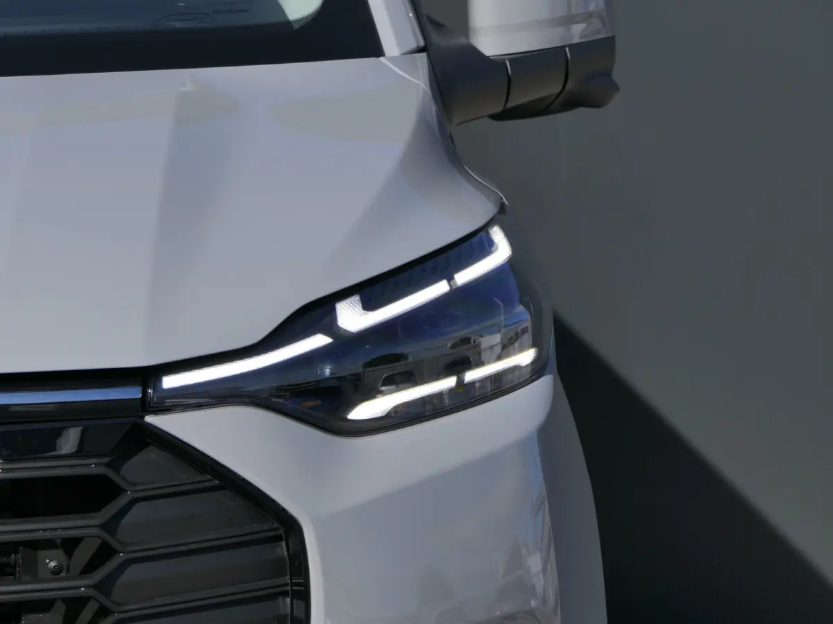 Tourneo 340 2.5 PHEV L2H1 Active | Adaptive Cruise | BLIS | 360 Camera | Full LED | 9 Persoons | CarPlay/Android Auto