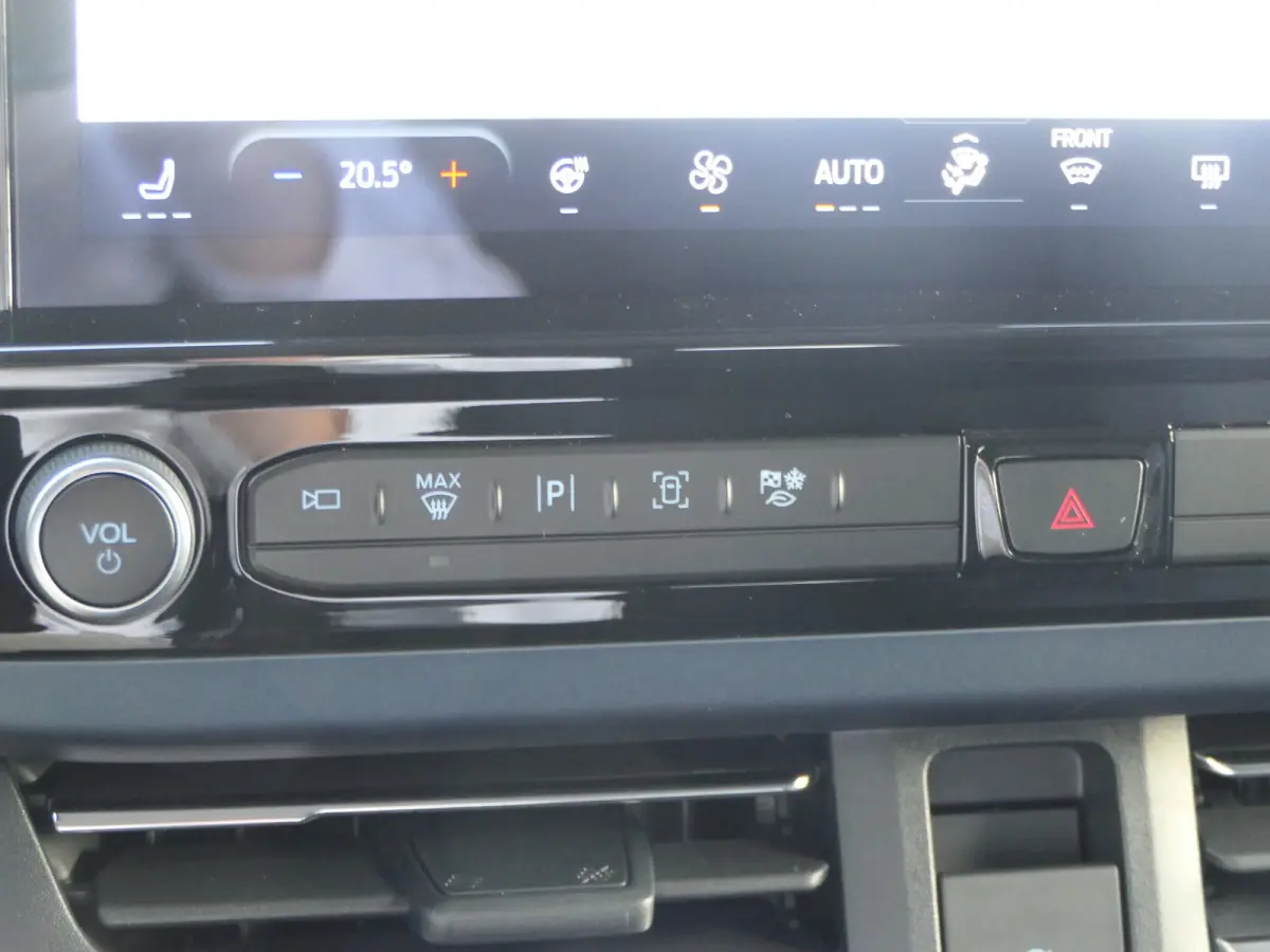 Tourneo 340 2.5 PHEV L2H1 Active | Adaptive Cruise | BLIS | 360 Camera | Full LED | 9 Persoons | CarPlay/Android Auto