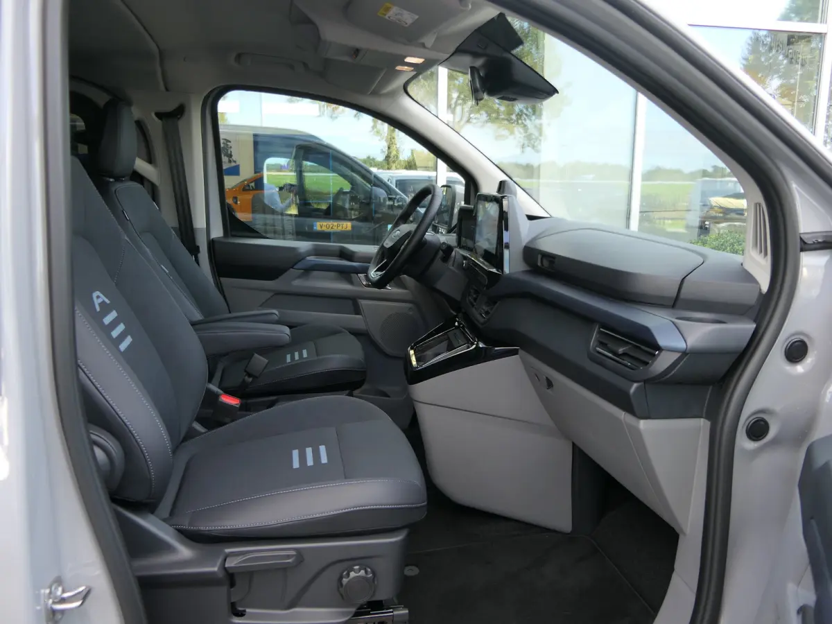 Tourneo 340 2.5 PHEV L2H1 Active | Adaptive Cruise | BLIS | 360 Camera | Full LED | 9 Persoons | CarPlay/Android Auto