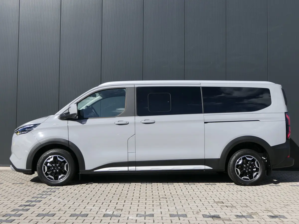 Tourneo 340 2.5 PHEV L2H1 Active | Adaptive Cruise | BLIS | 360 Camera | Full LED | 9 Persoons | CarPlay/Android Auto