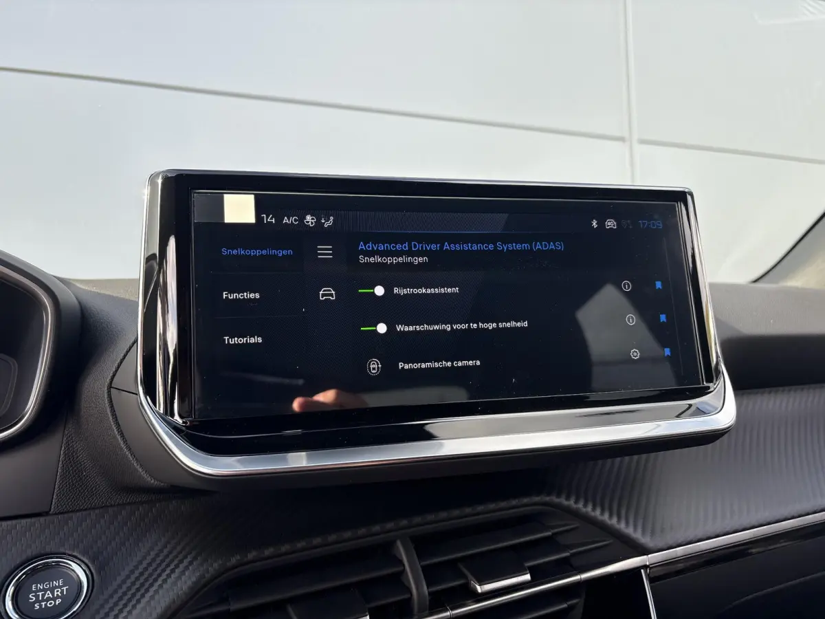 1.2 Hybrid 145 Allure | Camera | Keyless entry | Adaptieve Cruise Control | Apple CarPlay/Android Auto