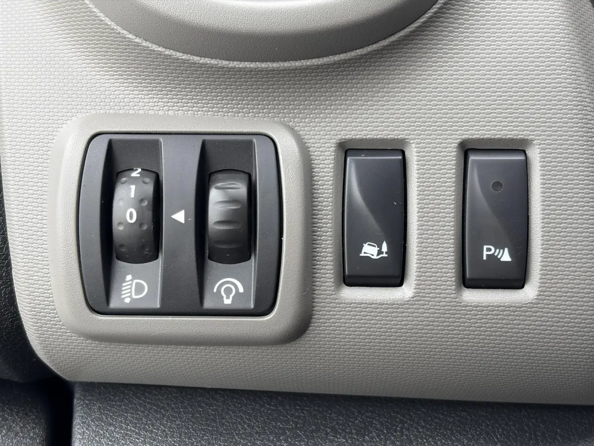 1.6 dCi 120 L2H1*MARGE*HAAK*A/C*CRUISE*PDC*TEL*
