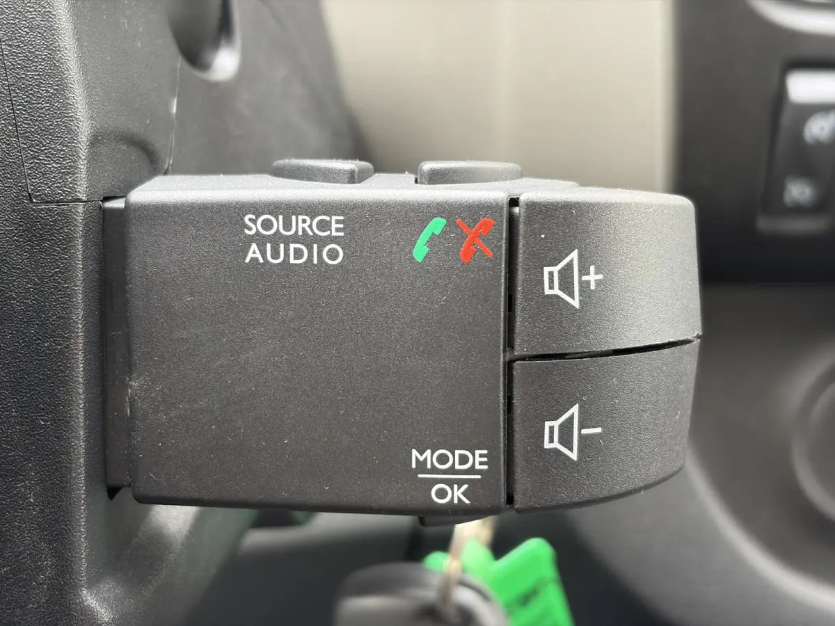 1.6 dCi 120 L2H1*MARGE*HAAK*A/C*CRUISE*PDC*TEL*
