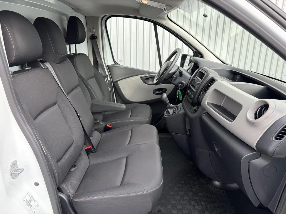 1.6 dCi 120 L2H1*MARGE*HAAK*A/C*CRUISE*PDC*TEL*