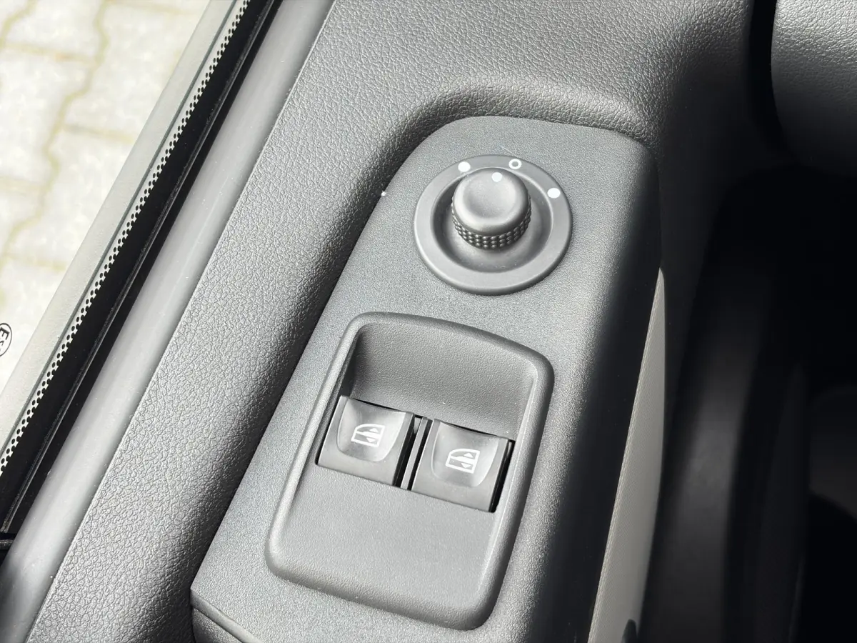 1.6 dCi 120 L2H1*MARGE*HAAK*A/C*CRUISE*PDC*TEL*