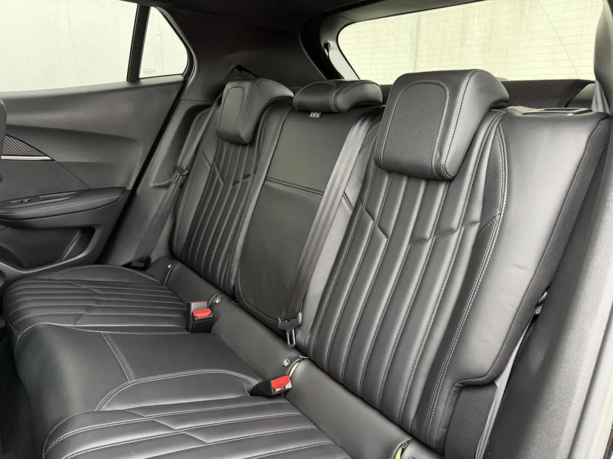 1.2 GT 155 pk | pano | alcantara | Focal | full