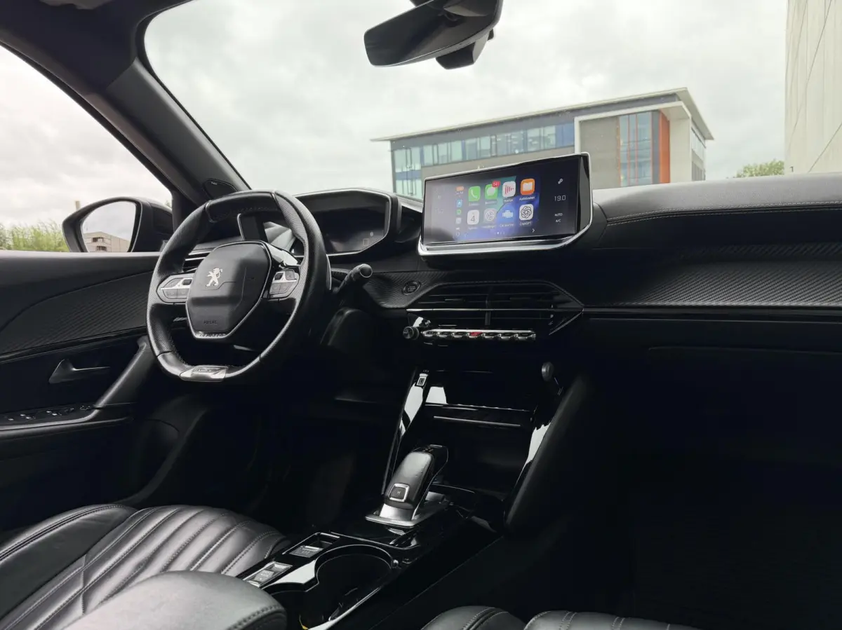1.2 GT 155 pk | pano | alcantara | Focal | full