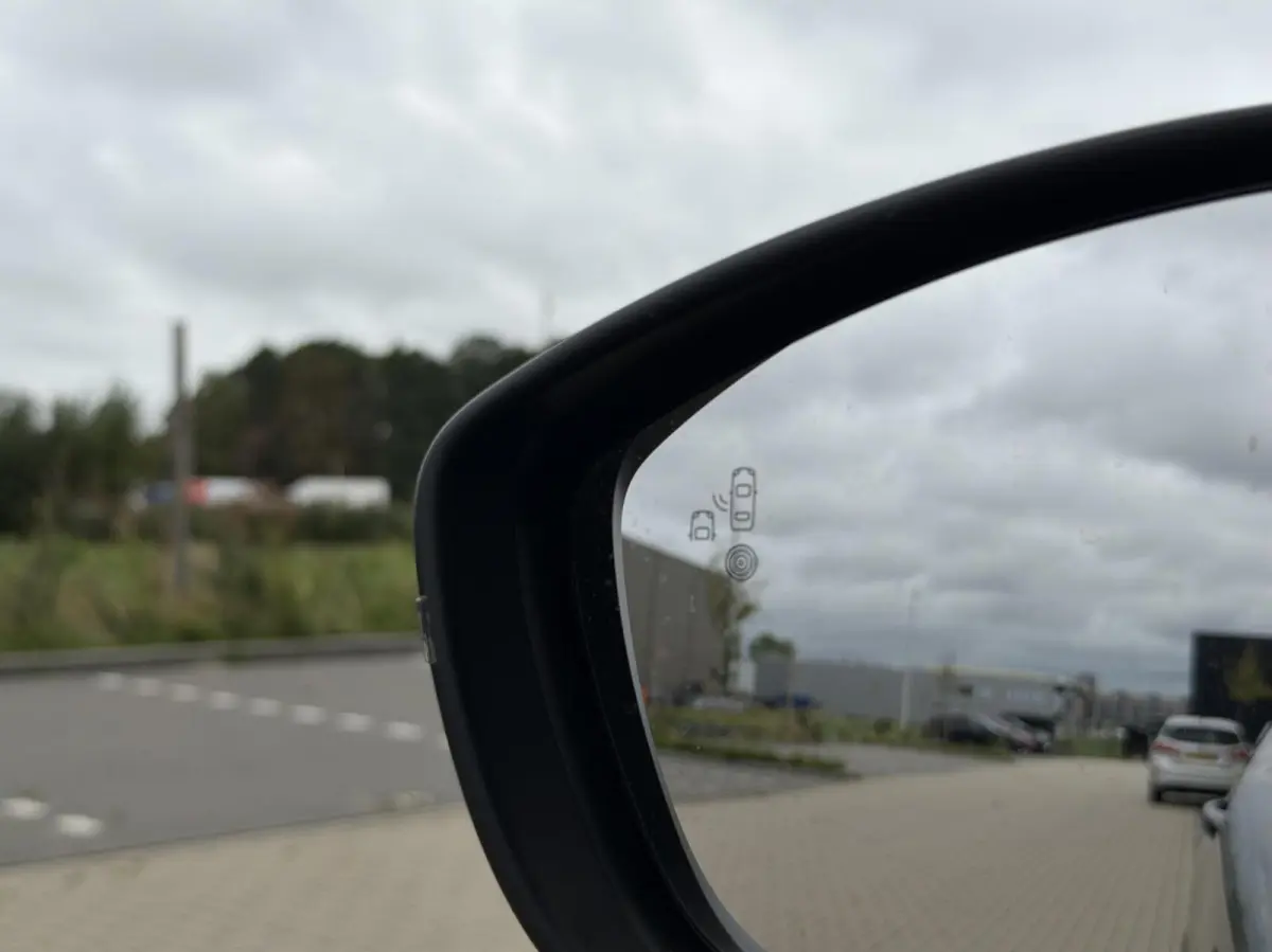 1.2 GT 155 pk | pano | alcantara | Focal | full