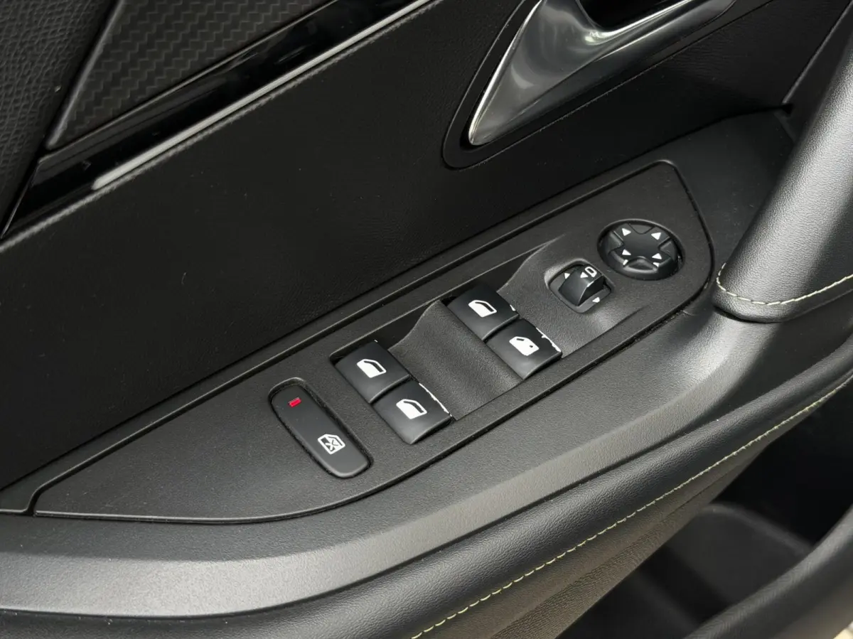 1.2 GT 155 pk | pano | alcantara | Focal | full