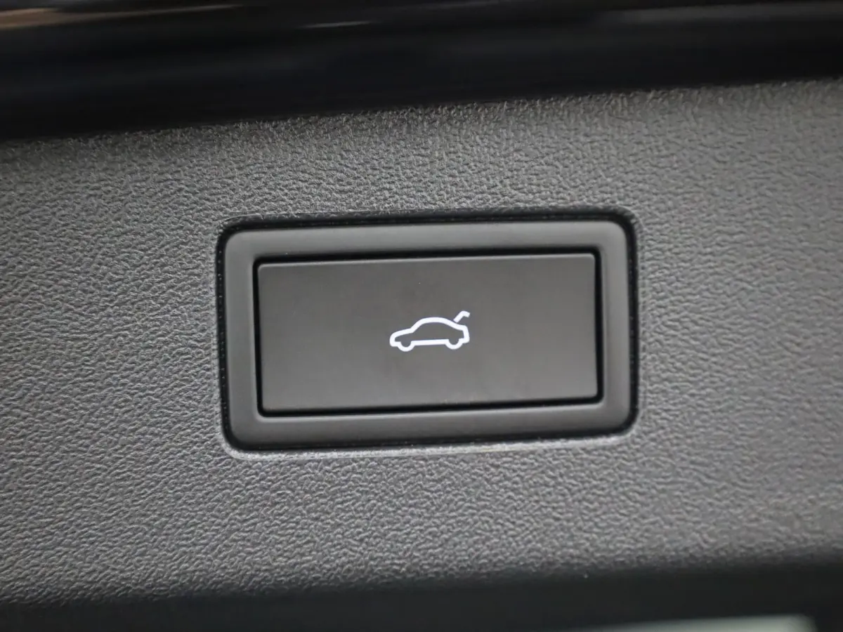1.5 eHybrid R-Line Edition | Pano | Trekhaak wegkl. | Keyless | Elk. A-klep | Prijs Rijklaar!!