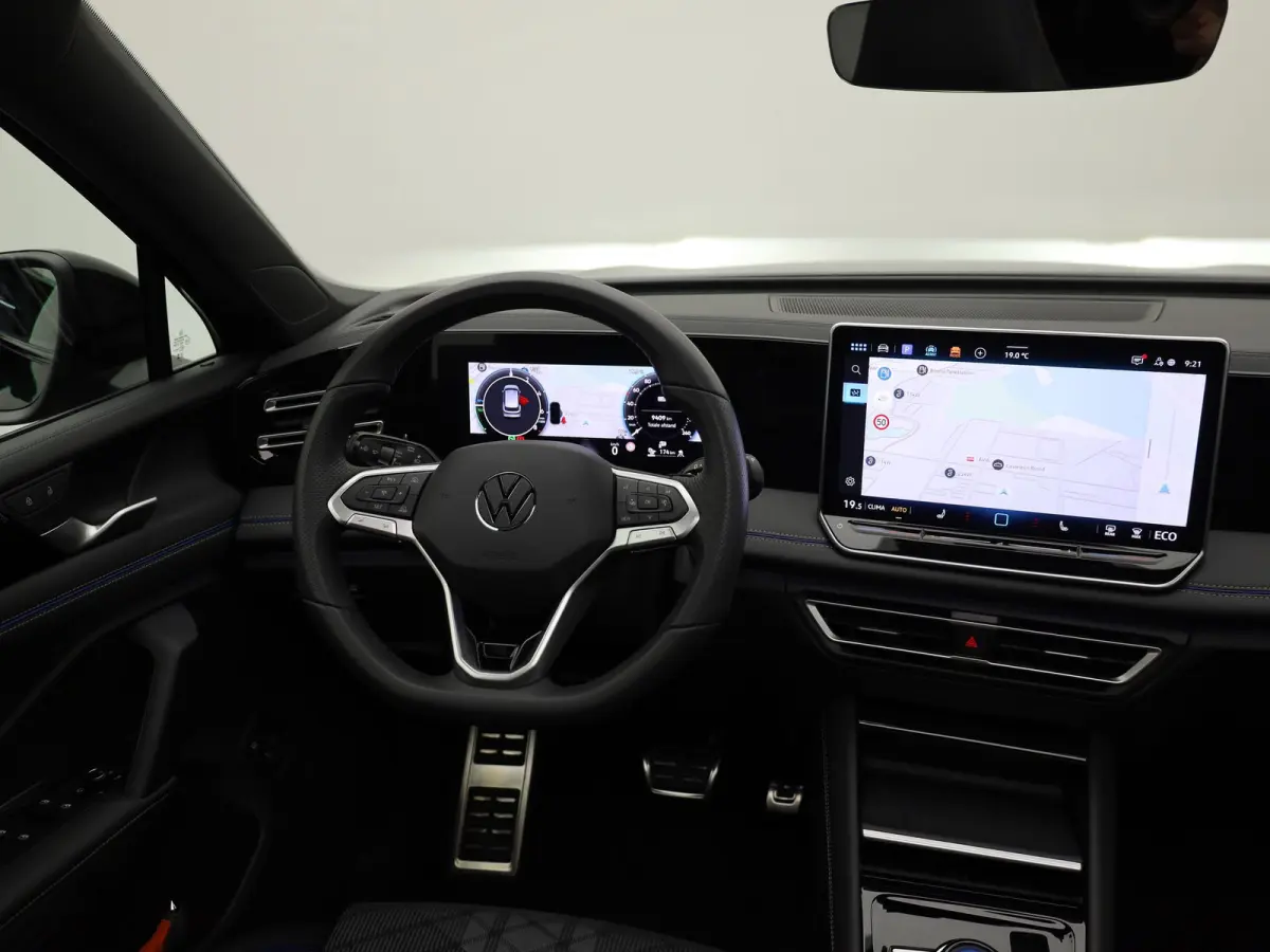 1.5 eHybrid R-Line Edition | Pano | Trekhaak wegkl. | Keyless | Elk. A-klep | Prijs Rijklaar!!