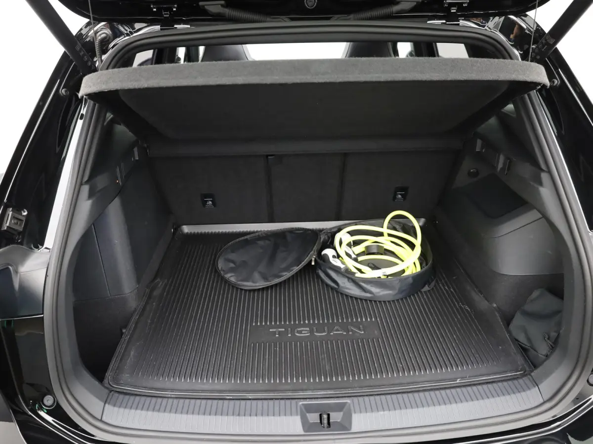 1.5 eHybrid R-Line Edition | Pano | Trekhaak wegkl. | Keyless | Elk. A-klep | Prijs Rijklaar!!
