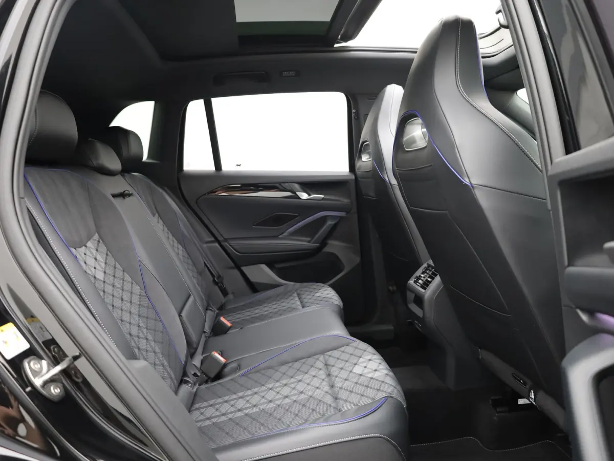 1.5 eHybrid R-Line Edition | Pano | Trekhaak wegkl. | Keyless | Elk. A-klep | Prijs Rijklaar!!