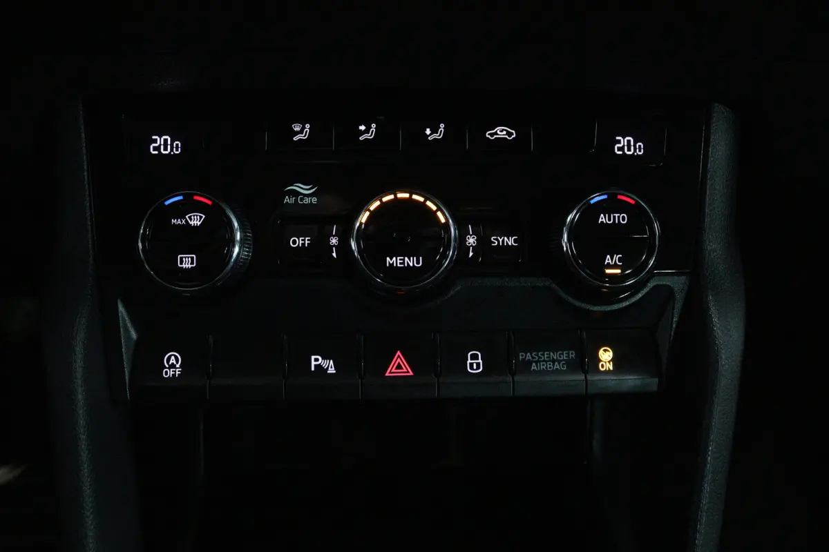 1.5 TSI ACT Style (TREKHAAK, CAMERA, NAVIGATIE CARPLAY, CRUISE CONTROL, PARKEERSENSOREN)