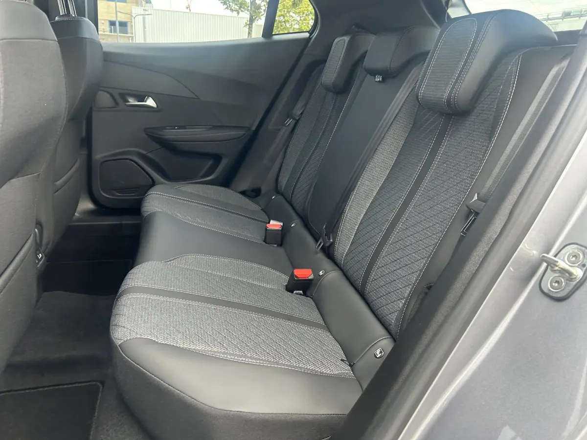 1.2 Hybrid 145 Allure | Camera | Adaptieve Cruise Control | Keyless entry | Apple CarPlay/Android Auto