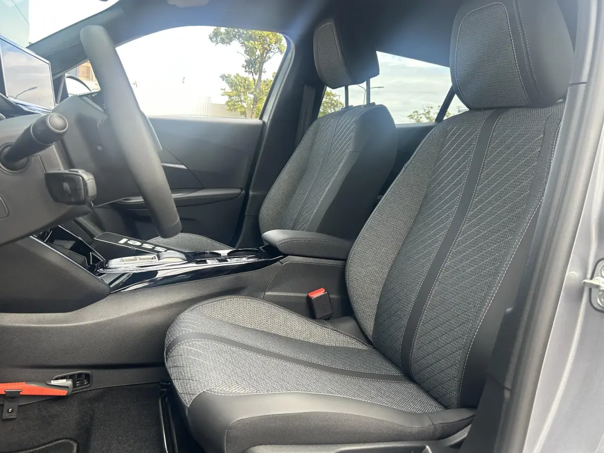 1.2 Hybrid 145 Allure | Camera | Adaptieve Cruise Control | Keyless entry | Apple CarPlay/Android Auto