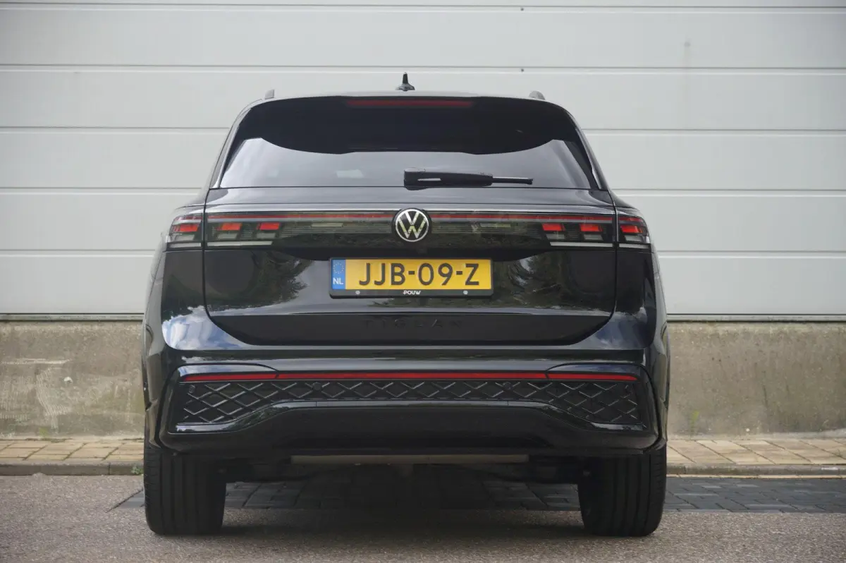 1.5 eHybrid 204pk R-Line Edition | SoH 99% | Trekhaak | Panoramadak | Blackstyle