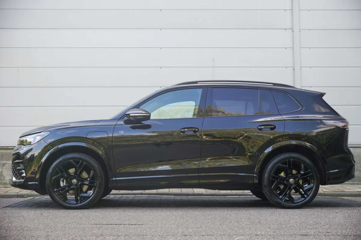 1.5 eHybrid 204pk R-Line Edition | SoH 99% | Trekhaak | Panoramadak | Blackstyle