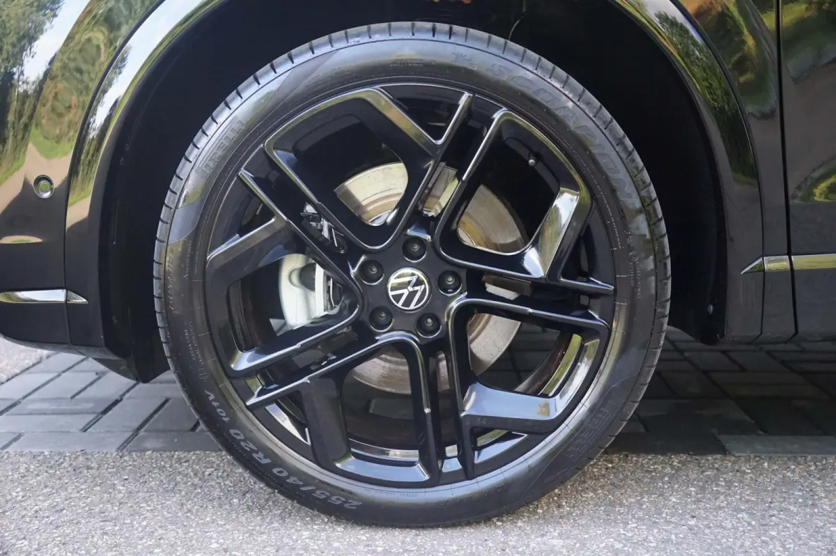 1.5 eHybrid 204pk R-Line Edition | SoH 99% | Trekhaak | Panoramadak | Blackstyle