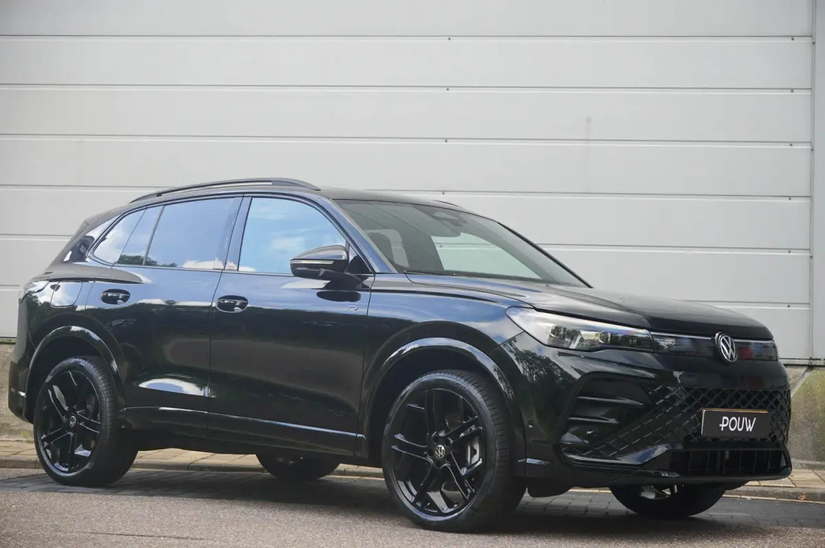 1.5 eHybrid 204pk R-Line Edition | SoH 99% | Trekhaak | Panoramadak | Blackstyle