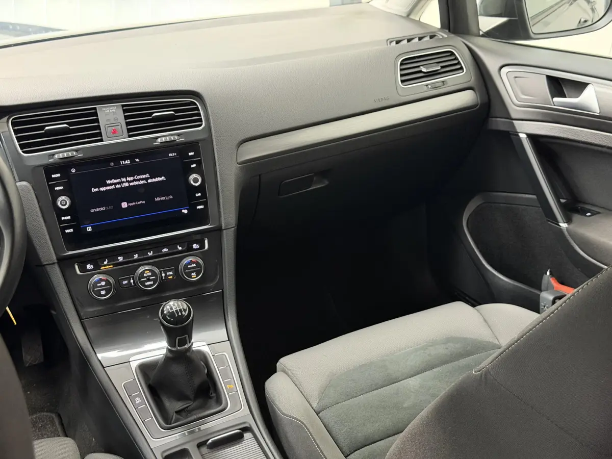 1.5 TSI*ACC*LED*NAVI*ECC*SPRTSTOELEN*PDC*NAVI*LMV*