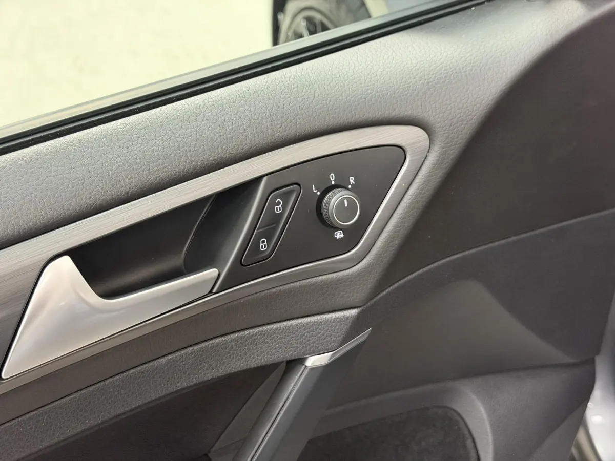 1.5 TSI*ACC*LED*NAVI*ECC*SPRTSTOELEN*PDC*NAVI*LMV*