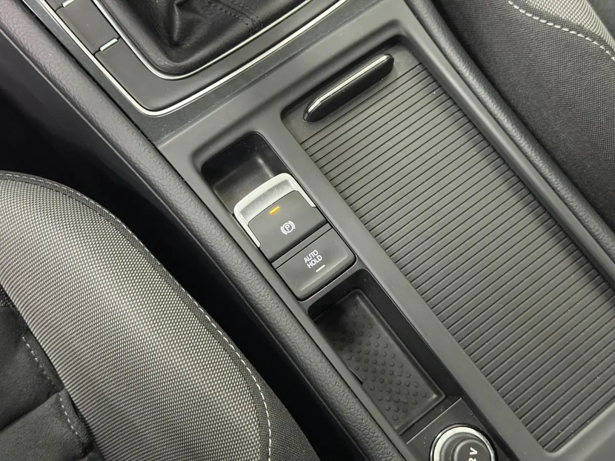 1.5 TSI*ACC*LED*NAVI*ECC*SPRTSTOELEN*PDC*NAVI*LMV*