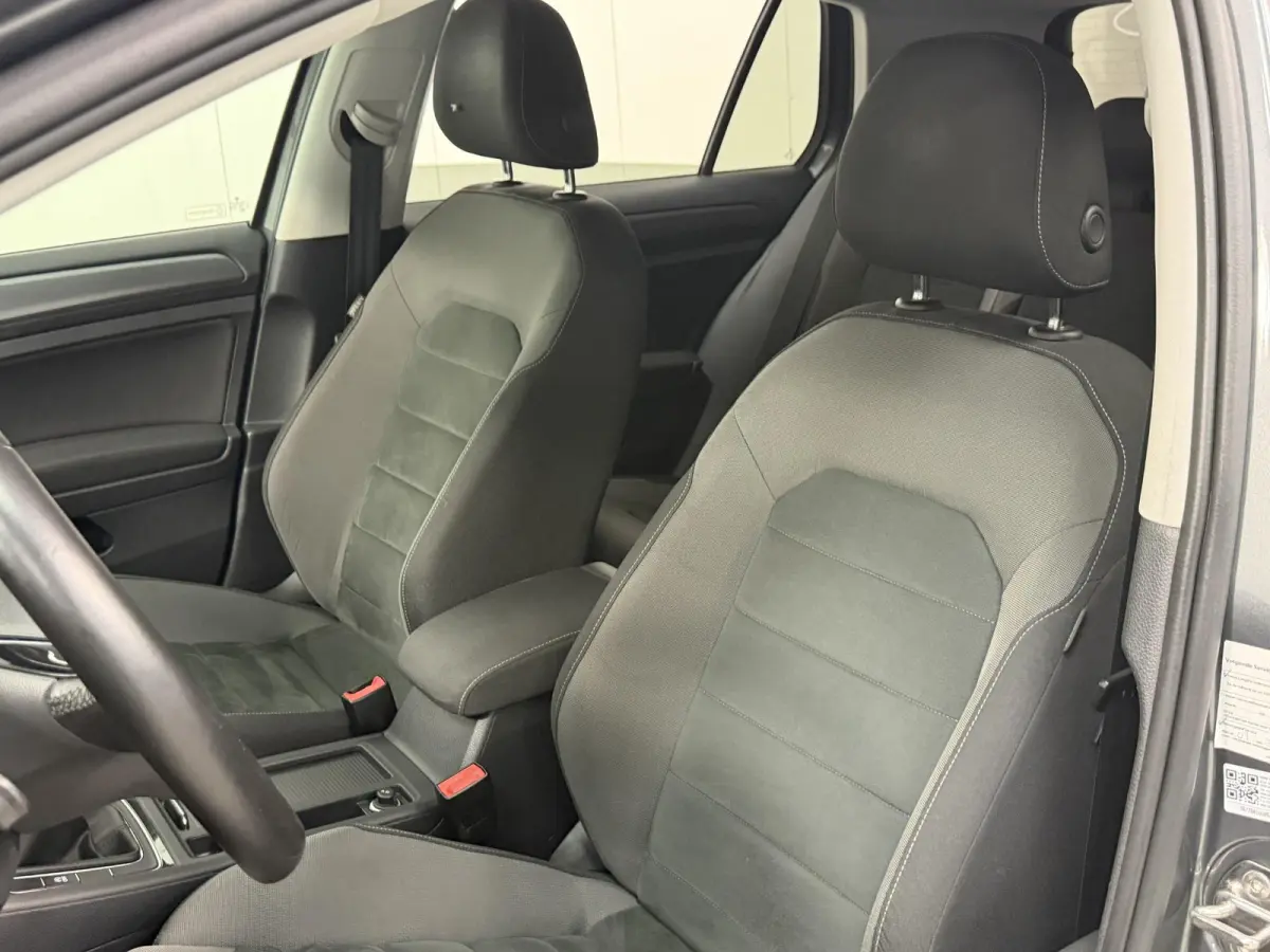 1.5 TSI*ACC*LED*NAVI*ECC*SPRTSTOELEN*PDC*NAVI*LMV*