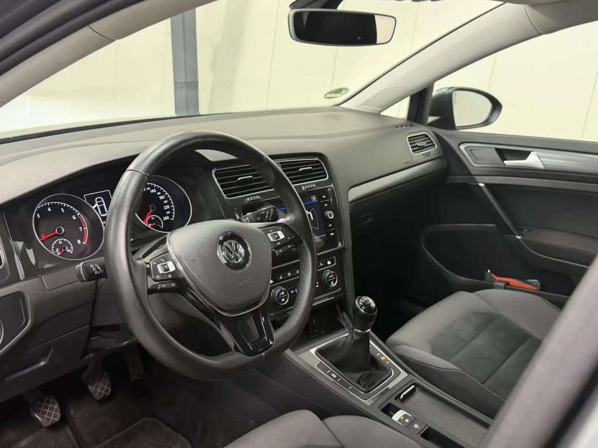 1.5 TSI*ACC*NAVI*ECC*MASSAGE*LED*CARPLAY*LMV*