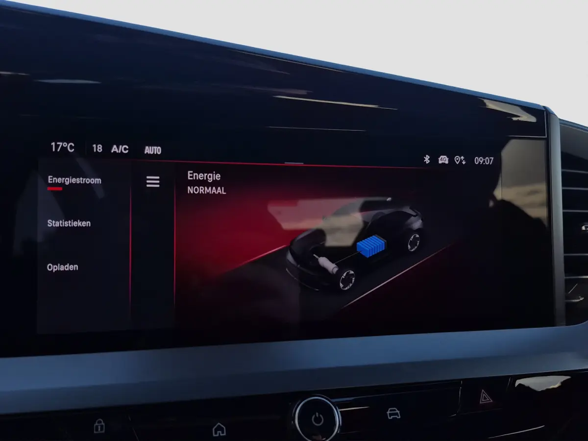 GS 54 kWh SOH 95% | Stuurverwarming | Camera | Matrix LED | Adaptive CC | Full map navigatie | Carplay/android auto |