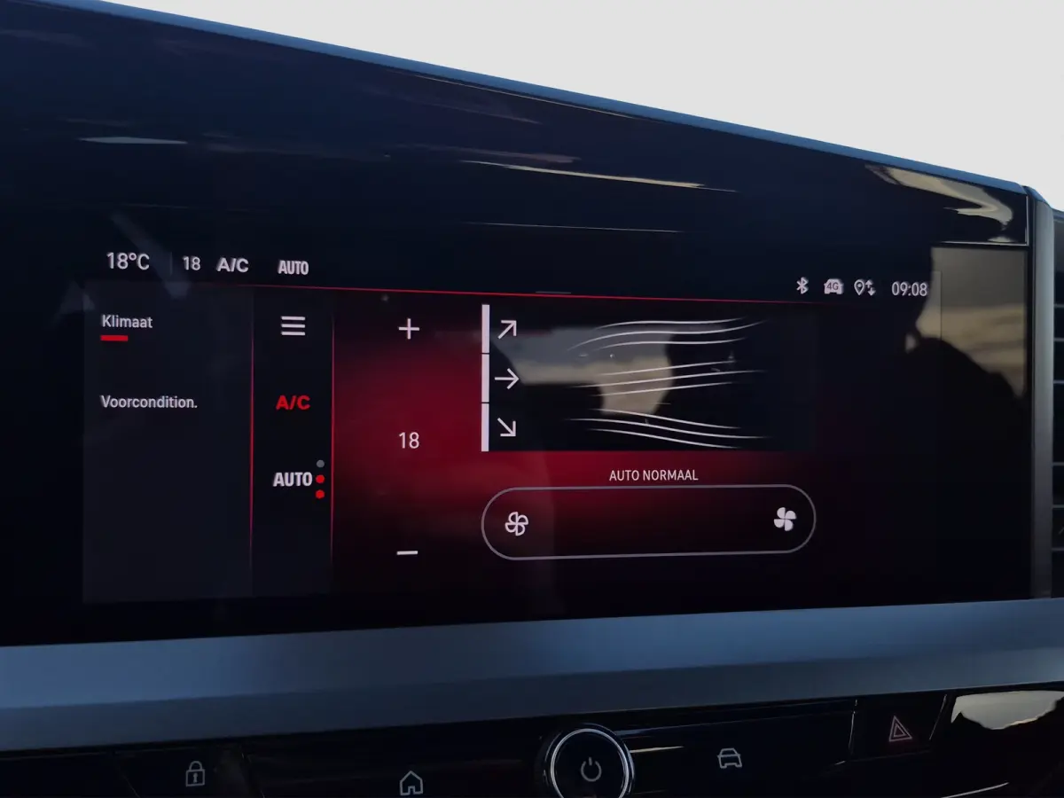 GS 54 kWh SOH 95% | Stuurverwarming | Camera | Matrix LED | Adaptive CC | Full map navigatie | Carplay/android auto |