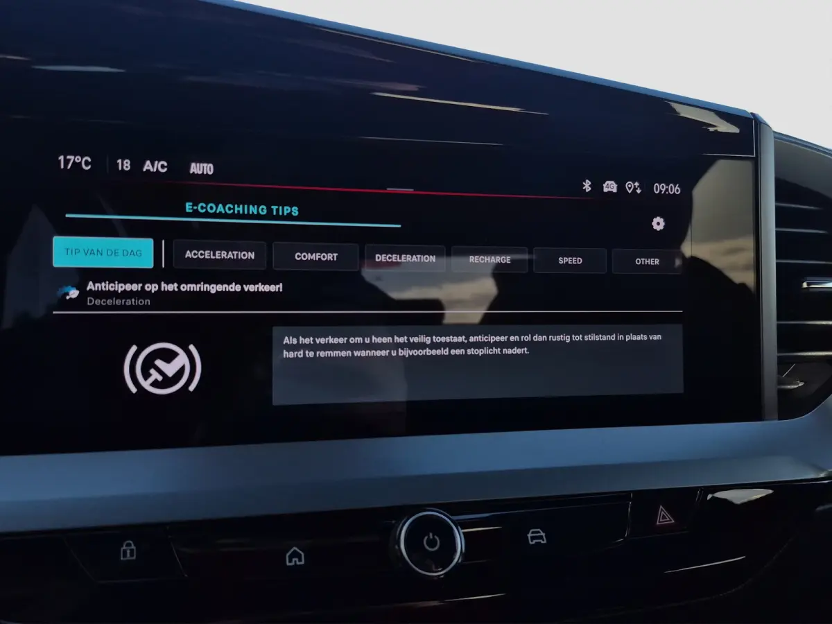 GS 54 kWh SOH 95% | Stuurverwarming | Camera | Matrix LED | Adaptive CC | Full map navigatie | Carplay/android auto |