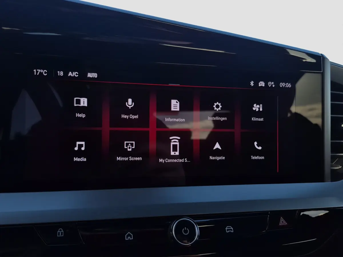 GS 54 kWh SOH 95% | Stuurverwarming | Camera | Matrix LED | Adaptive CC | Full map navigatie | Carplay/android auto |