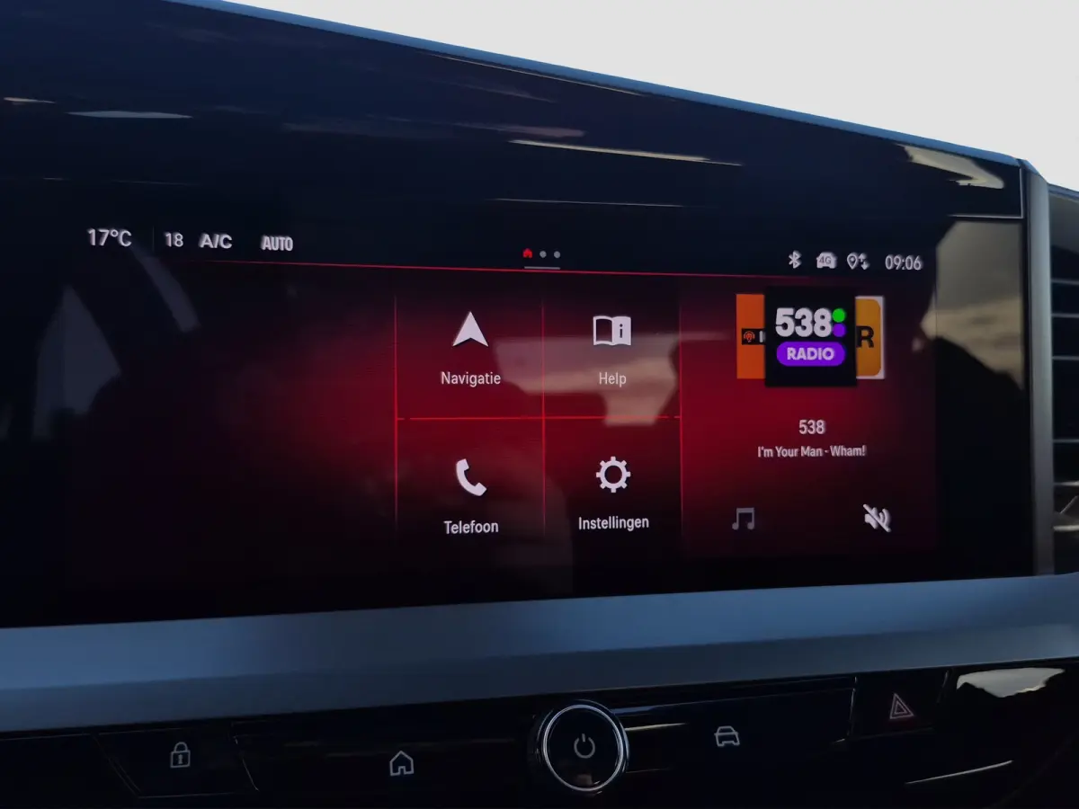 GS 54 kWh SOH 95% | Stuurverwarming | Camera | Matrix LED | Adaptive CC | Full map navigatie | Carplay/android auto |