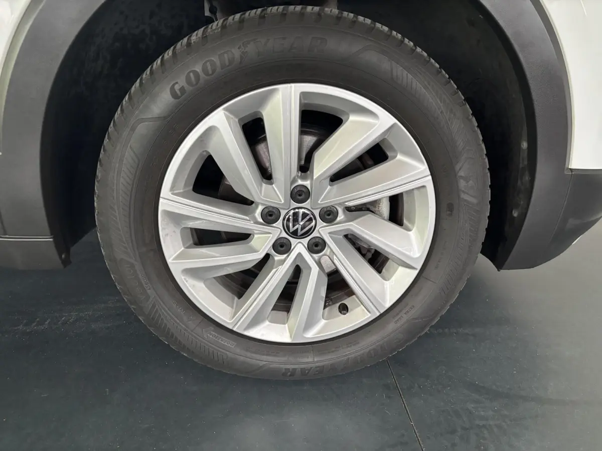 1.0 TSI Life Executive Adaptive,Navi,Car-play