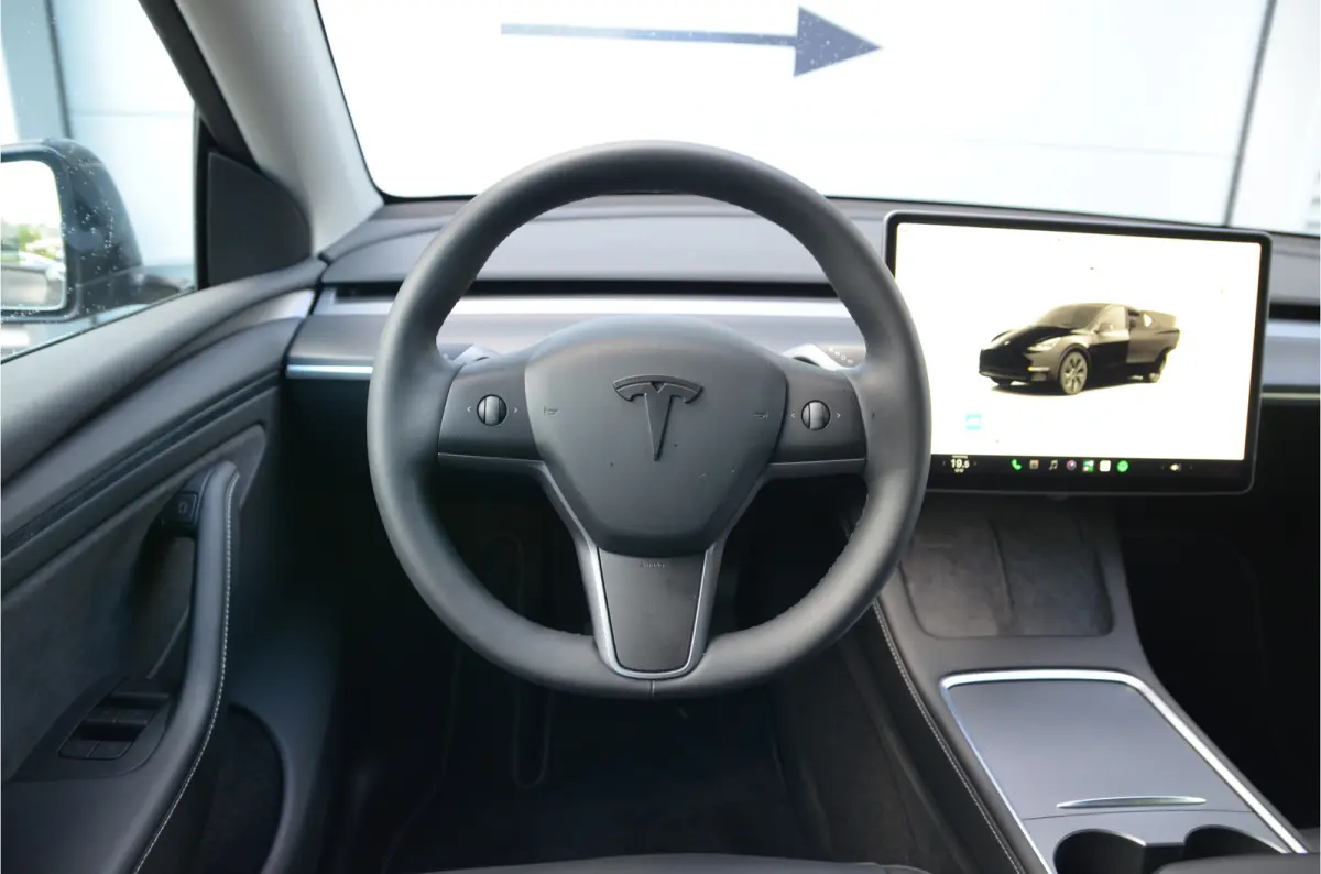 Long Range RWD 75 kWh AutoPilot4.0 (FSD 99,- p/mnd)