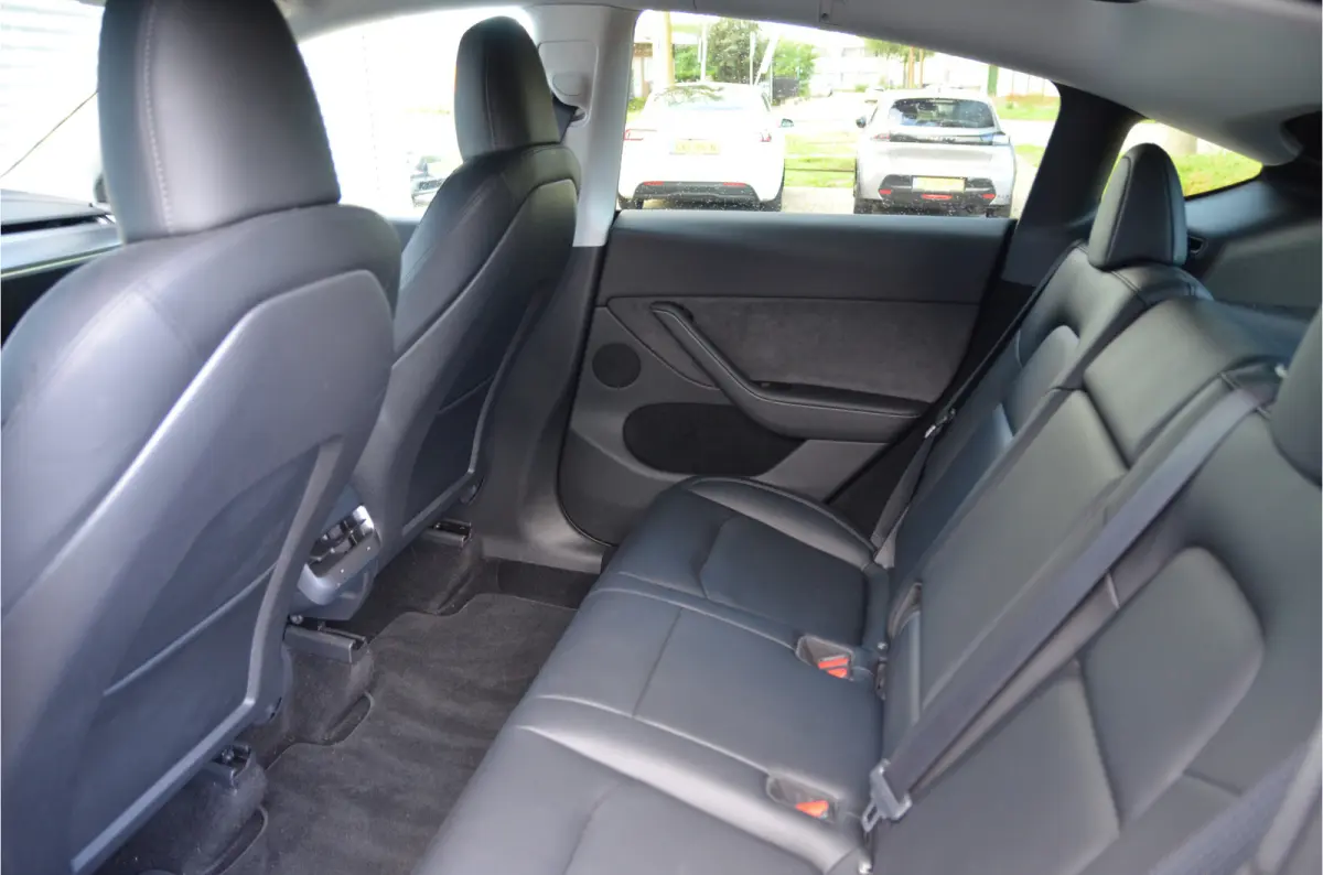Long Range RWD 75 kWh AutoPilot4.0 (FSD 99,- p/mnd)