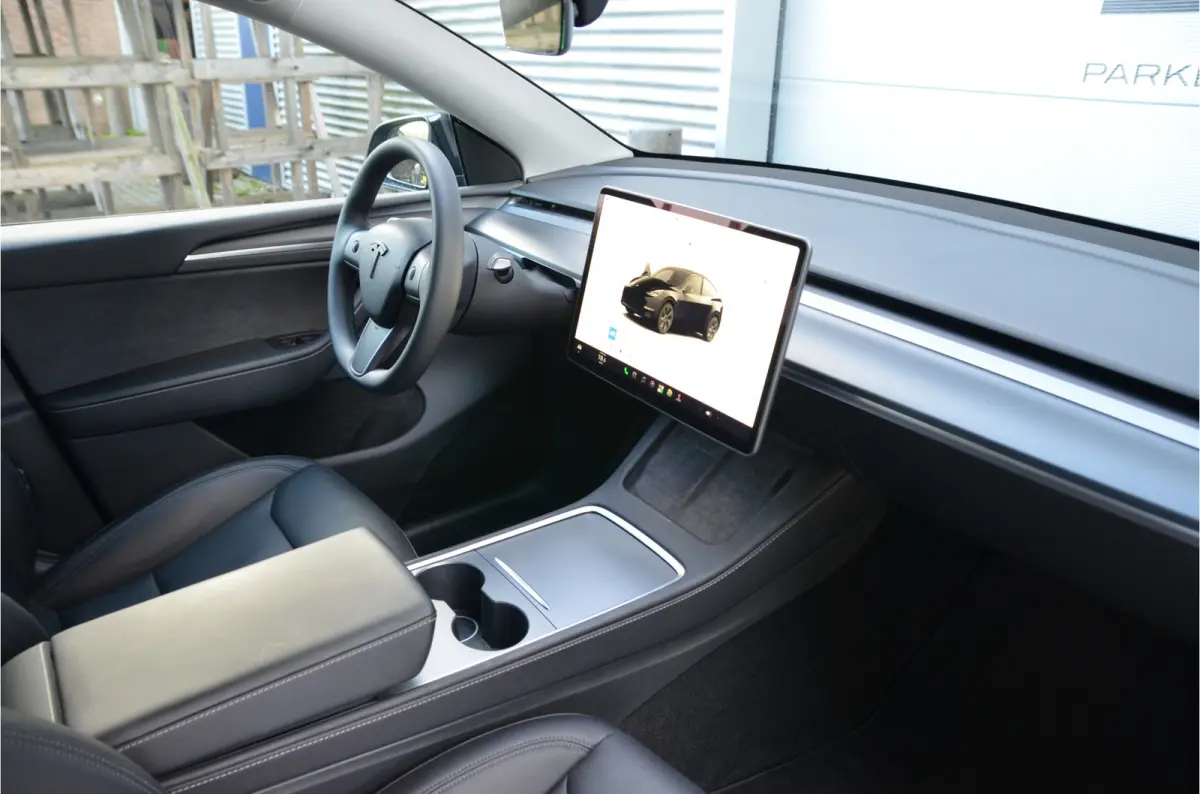Long Range RWD 75 kWh AutoPilot4.0 (FSD 99,- p/mnd)