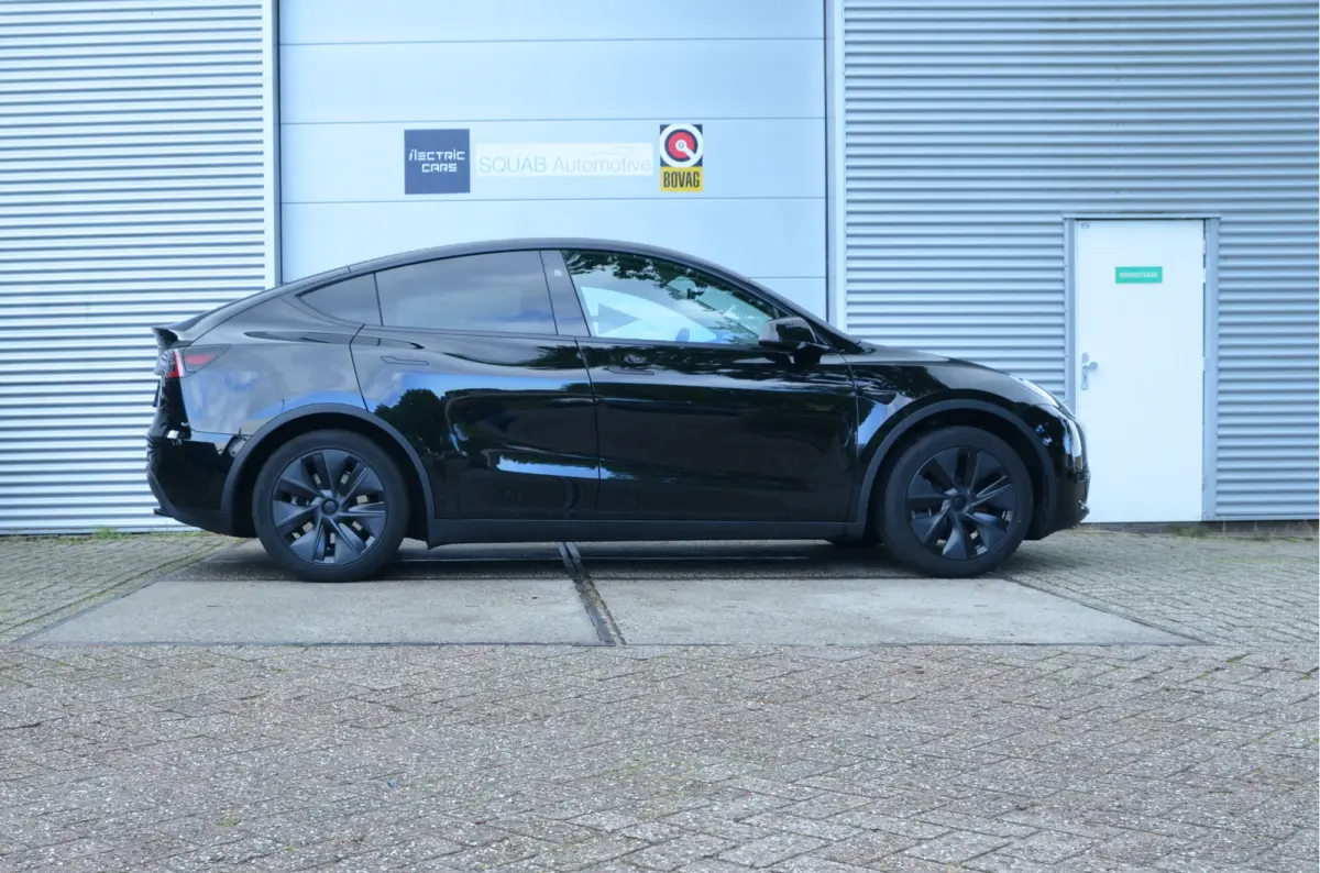 Long Range RWD 75 kWh AutoPilot4.0 (FSD 99,- p/mnd)