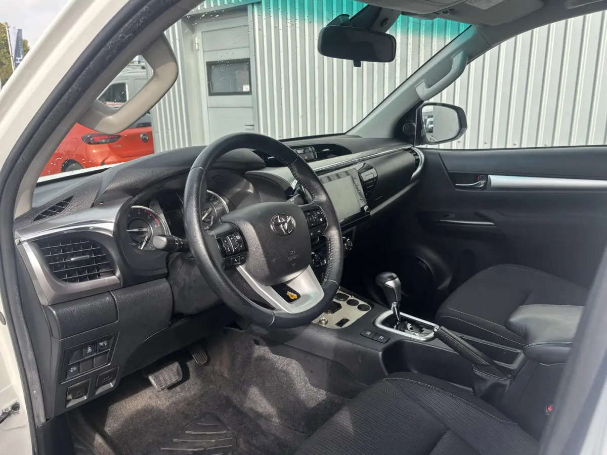 2.4 D-4D*4X4*ACC*HAAK*CAM*ECC*TEL*3500KG*INCL.BPM*